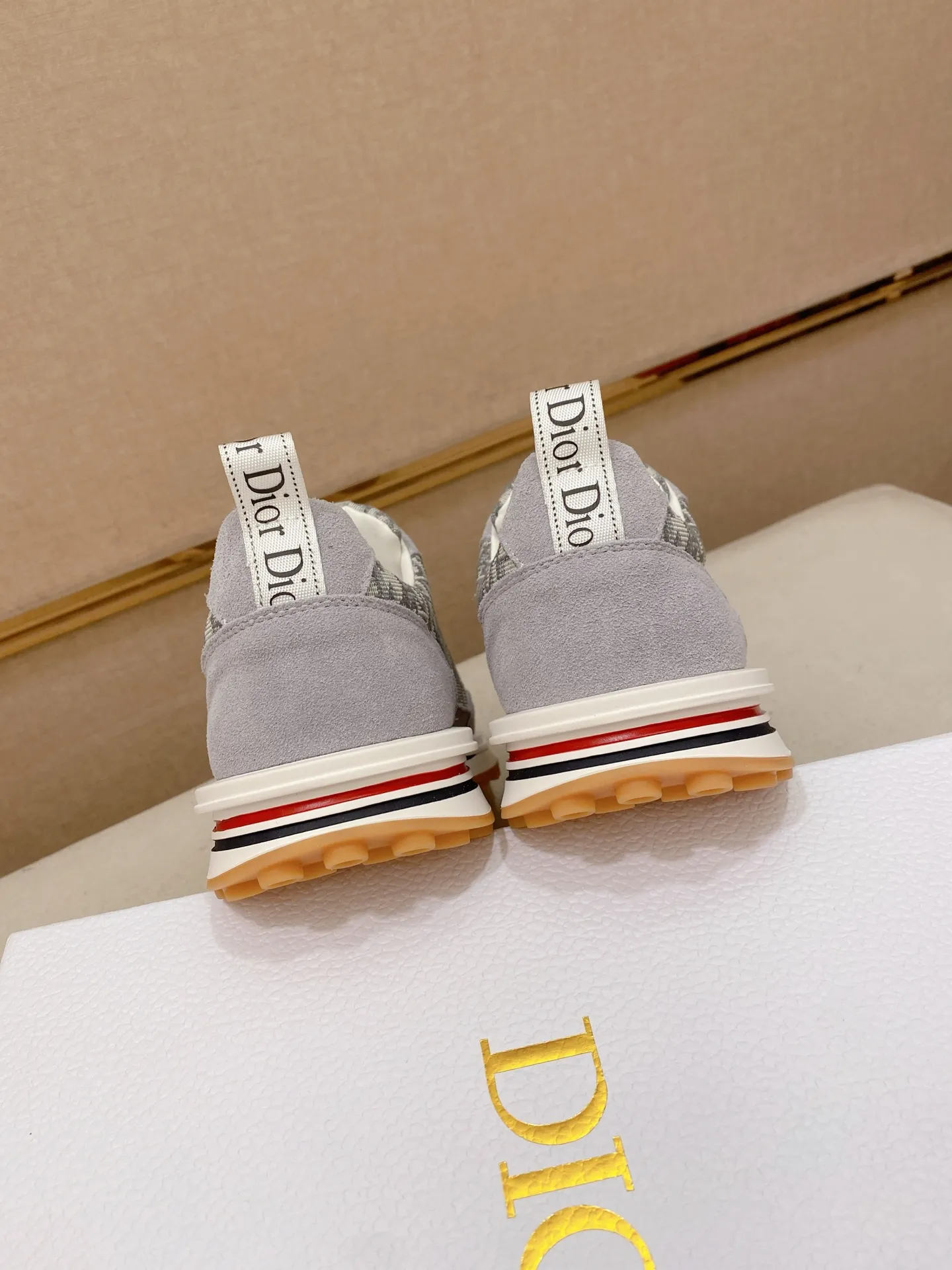 Factory price: 420💰[Dior·Dior] New casual sports style men's shoes, new spring and summer design, perfect workmanship, lace-up lazy style to create wardrobe quality, upper: imported cowhide, sheepskin lining is soft and comfortable, ultra-light TPU wear-resistant outsole, simple, versatile fashion men's shoes, excellent color code number 38--44. (Can be customized for 45 non-refundable)